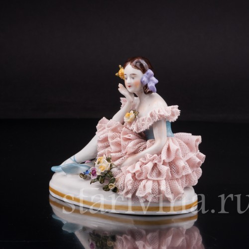 Фигурка из фарфора Сидящая балерина, Дрезден, Германия, перв. пол. 20 в.