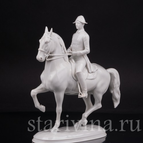 Фарфоровая статуэтка всадника Пиаффе, испанская школа верховой езды, Augarten, Австрия, сер. 20 в.