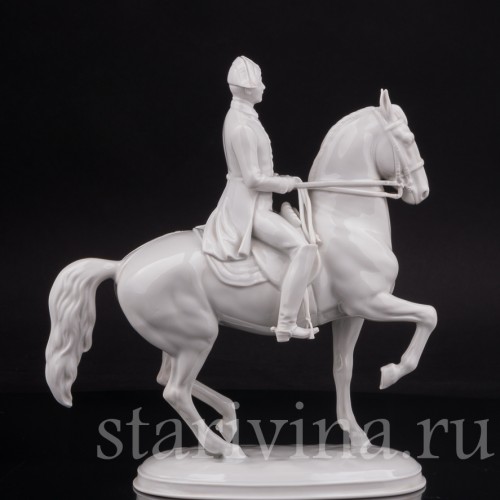 Фарфоровая статуэтка всадника Пиаффе, испанская школа верховой езды, Augarten, Австрия, сер. 20 в.