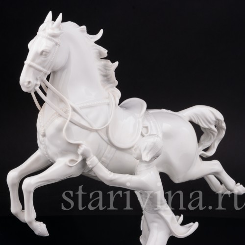 Фарфоровая статуэтка лошади Каприоль, испанская школа верховой езды, Augarten, Австрия, сер.20 в.