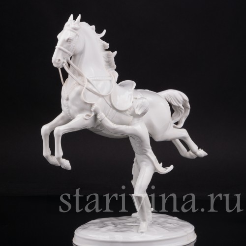 Фарфоровая статуэтка лошади Каприоль, испанская школа верховой езды, Augarten, Австрия, сер.20 в.