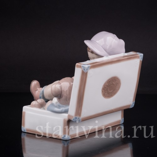 Фигурка из фарфора Малыш с мишкой Lladro, Испания, 2000 г.