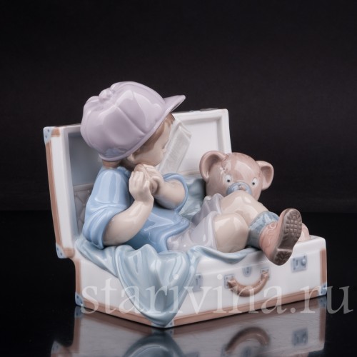 Фигурка из фарфора Малыш с мишкой Lladro, Испания, 2000 г.