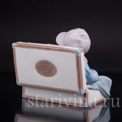 Фигурка из фарфора Малыш с мишкой Lladro, Испания, 2000 г.