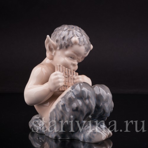 Фигурка из фарфора Фавн играющий на флейте Royal Copenhagen, Дания, 1980 гг.