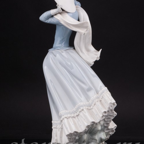 Фарфоровая статуэтка Девушка в шляпе Lladro, Испания, 1970 гг.