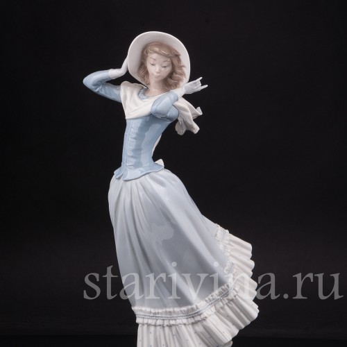 Фарфоровая статуэтка Девушка в шляпе Lladro, Испания, 1970 гг.
