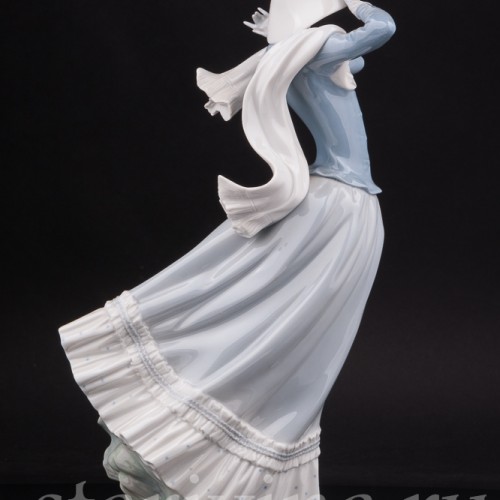 Фарфоровая статуэтка Девушка в шляпе Lladro, Испания, 1970 гг.