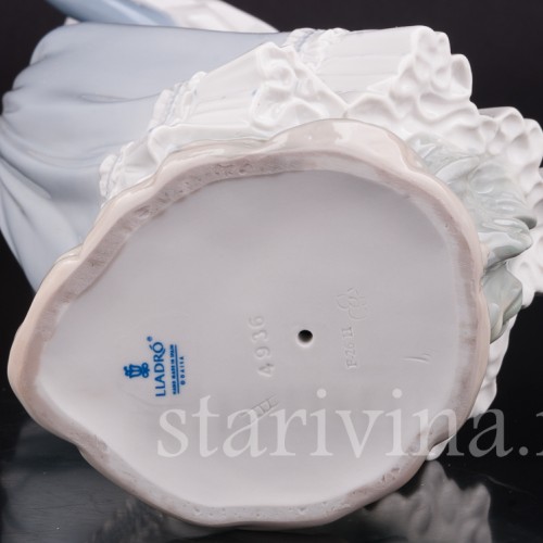 Фарфоровая статуэтка Девушка в шляпе Lladro, Испания, 1970 гг.