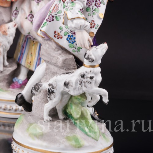 Парные фарфоровые статуэтки Пара с овечкой и собачкой, Sitzendorf, Германия, Сер. - вт пол. 20 века.