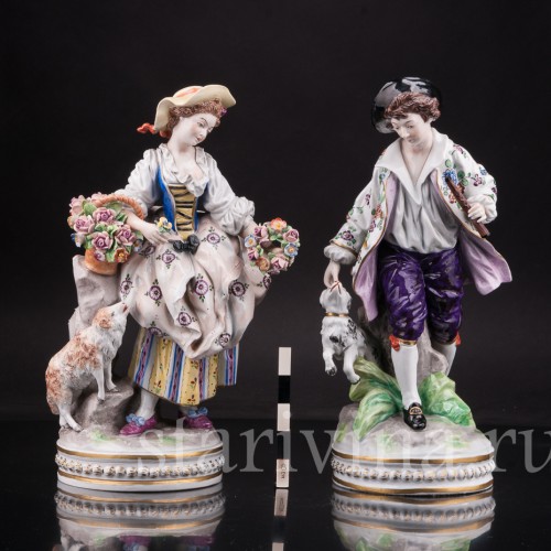 Парные фарфоровые статуэтки Пара с овечкой и собачкой, Sitzendorf, Германия, Сер. - вт пол. 20 века.