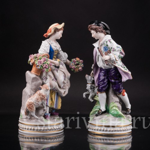 Парные фарфоровые статуэтки Пара с овечкой и собачкой, Sitzendorf, Германия, Сер. - вт пол. 20 века.