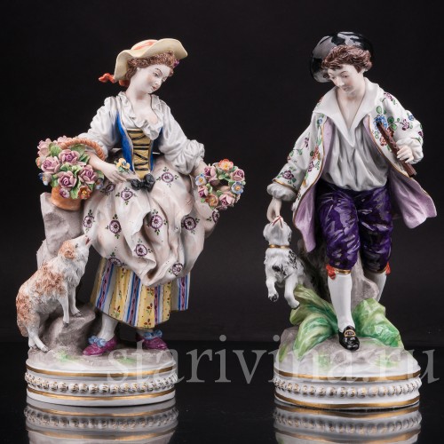 Парные фарфоровые статуэтки Пара с овечкой и собачкой, Sitzendorf, Германия, Сер. - вт пол. 20 века.