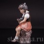 Фарфоровая статуэтка Девочка с игрушкой Dahl Jensen, Дания, сер. 20 века.