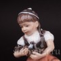 Фарфоровая статуэтка Девочка с игрушкой Dahl Jensen, Дания, сер. 20 века.