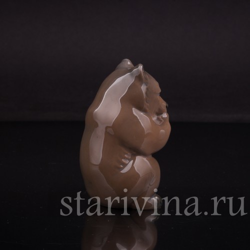 Фарфоровая статуэтка Сидящий медвежонок, Royal Copenhagen, Дания, 1966 г.