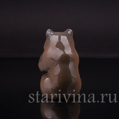 Фарфоровая статуэтка Сидящий медвежонок, Royal Copenhagen, Дания, 1966 г.