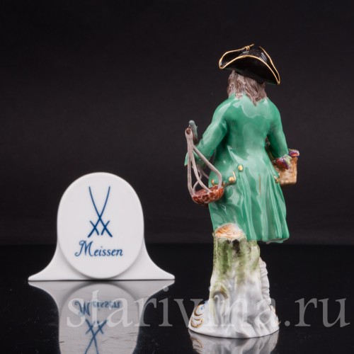 Статуэтка из фарфора Торговец виноградом, Cries de Paris, Meissen, Германия, 1973 г.