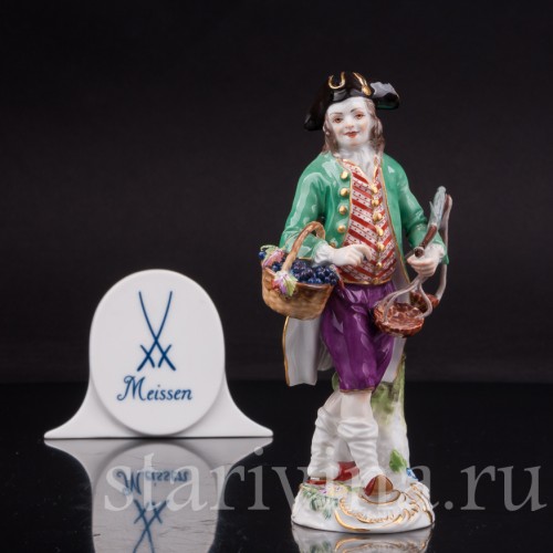 Статуэтка из фарфора Торговец виноградом, Cries de Paris, Meissen, Германия, 1973 г.