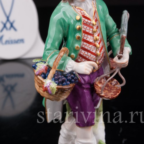 Статуэтка из фарфора Торговец виноградом, Cries de Paris, Meissen, Германия, 1973 г.