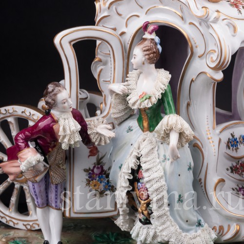 Композиция из фарфора Карета, кружевная, Volkstedt, Германия, вт. пол. 20 в.