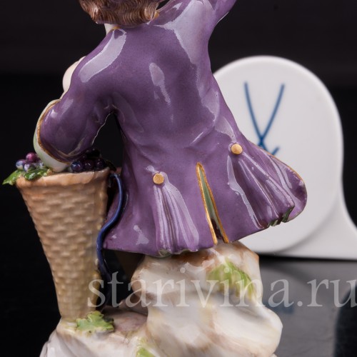 Статуэтка из фарфора Мальчик с виноградом, Meissen, Германия, сер.19 - нач.20 вв.