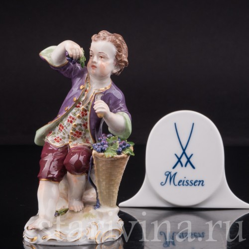 Статуэтка из фарфора Мальчик с виноградом, Meissen, Германия, сер.19 - нач.20 вв.