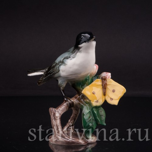 Фарфоровая статуэтка птицы Мухоловка с бабочкой, Goebel, Германия, 1960-70 гг.