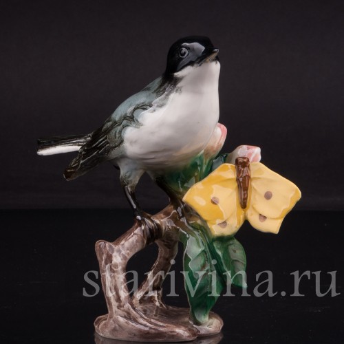 Фарфоровая статуэтка птицы Мухоловка с бабочкой, Goebel, Германия, 1960-70 гг.