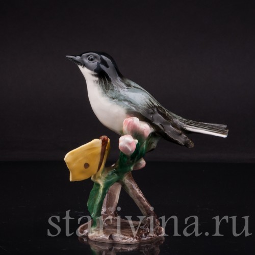 Фарфоровая статуэтка птицы Мухоловка с бабочкой, Goebel, Германия, 1960-70 гг.