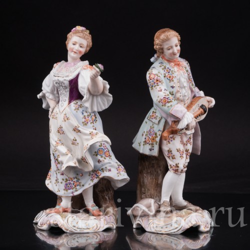 Парные фарфоровые статуэтки Пара с колесной лирой, Volkstedt, Германия, кон. 19 в.