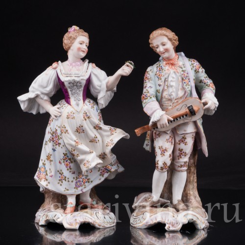 Парные фарфоровые статуэтки Пара с колесной лирой, Volkstedt, Германия, кон. 19 в.