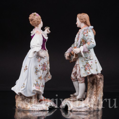 Парные фарфоровые статуэтки Пара с колесной лирой, Volkstedt, Германия, кон. 19 в.