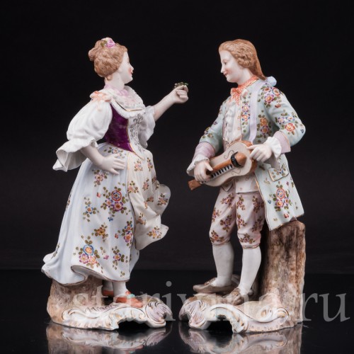 Парные фарфоровые статуэтки Пара с колесной лирой, Volkstedt, Германия, кон. 19 в.