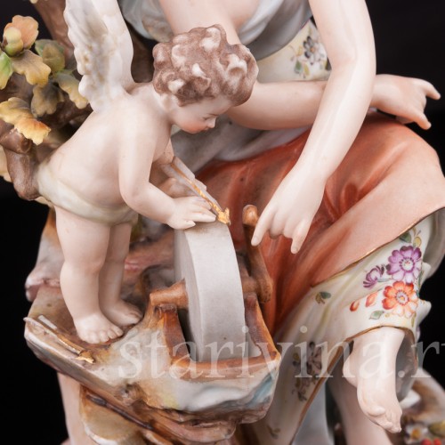 Фарфоровая композиция Венера и Амур, точащий стрелу, Volkstedt, Германия, кон. 19 в.