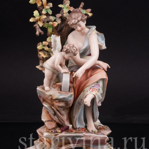 Фарфоровая композиция Венера и Амур, точащий стрелу, Volkstedt, Германия, кон. 19 в.