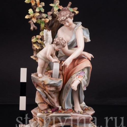 Фарфоровая композиция Венера и Амур, точащий стрелу, Volkstedt, Германия, кон. 19 в.