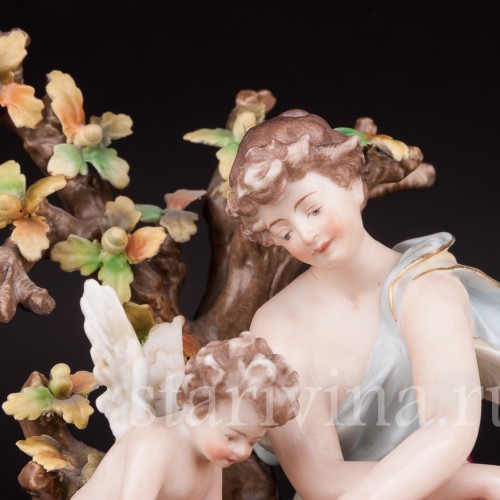 Фарфоровая композиция Венера и Амур, точащий стрелу, Volkstedt, Германия, кон. 19 в.