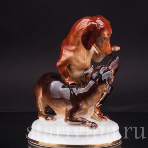 Статуэтка собак из фарфора Играющие таксы, Германия, 1929 г.