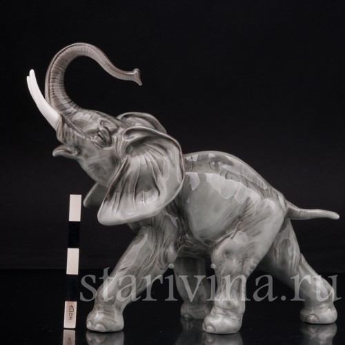 Статуэтка из фарфора Слон с поднятым хоботом, Hutschenreuther, Германия, 1980е гг.