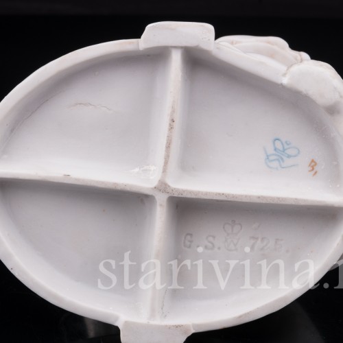 Фарфоровая статуэтка девушки Девочка с собакой, Goebel, Германия, нач. 20 в.