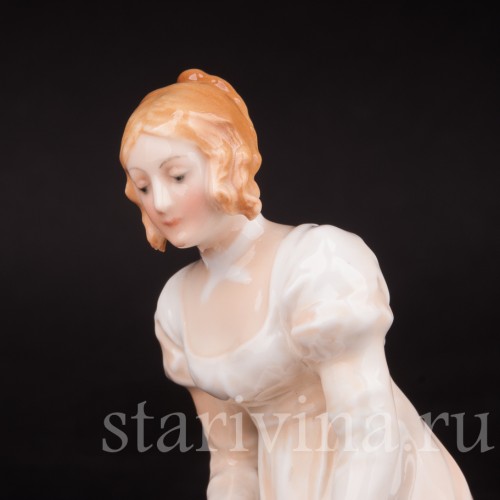 Статуэтка из фарфора Девушка, поливающая цветы, Karl Ens, Германия, 1920-30 гг.