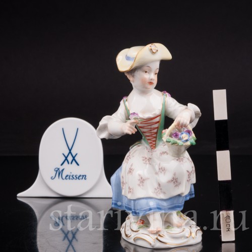 Фигурка из фарфора Девочка в шляпке Meissen, Германия, кон. 19 - нач. 20 вв.