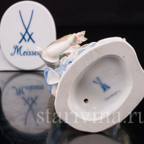 Фигурка из фарфора Девочка в шляпке Meissen, Германия, кон. 19 - нач. 20 вв.