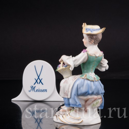 Фигурка из фарфора Девочка в шляпке Meissen, Германия, кон. 19 - нач. 20 вв.