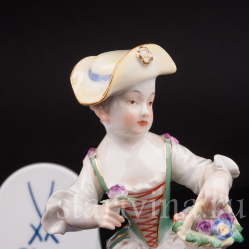 Фигурка из фарфора Девочка в шляпке Meissen, Германия, кон. 19 - нач. 20 вв.