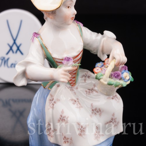 Фигурка из фарфора Девочка в шляпке Meissen, Германия, кон. 19 - нач. 20 вв.