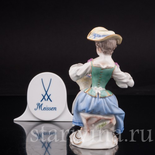 Фигурка из фарфора Девочка в шляпке Meissen, Германия, кон. 19 - нач. 20 вв.