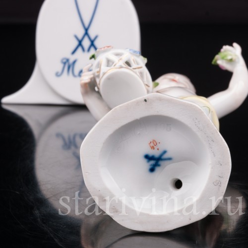 Фигурка путти из фарфора Аллегория Весны Meissen, Германия, кон. 19 - нач. 20 вв.