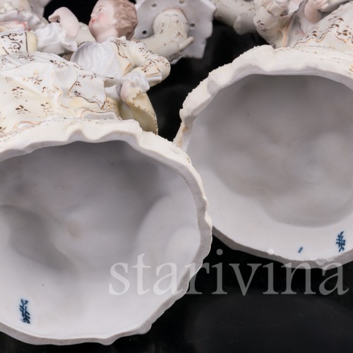 Фарфоровые Два канделябра с танцающими парами, Volkstedt, Германия, кон. 19 в.